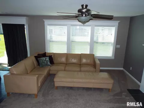 1260 E Monroe, Morton, IL 61550 photo 5