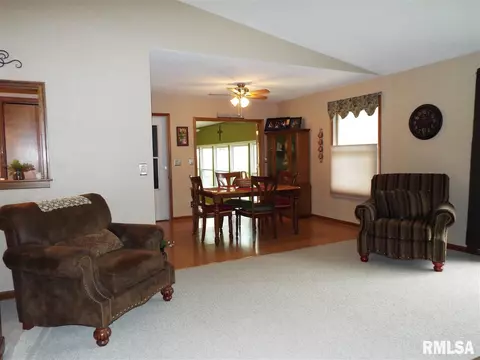 215 Cedar Ave, Morton, IL 61550 photo 9