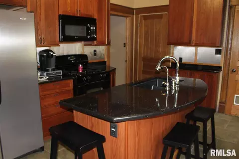205 E 8th St, Glasford, IL 61533 photo 6