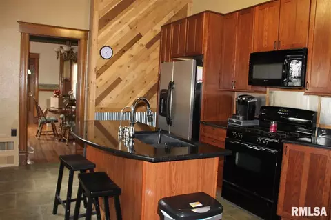 205 E 8th St, Glasford, IL 61533 photo 5