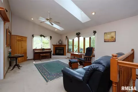 10816 W Timber Rd, Mapleton, IL 61547 photo 4