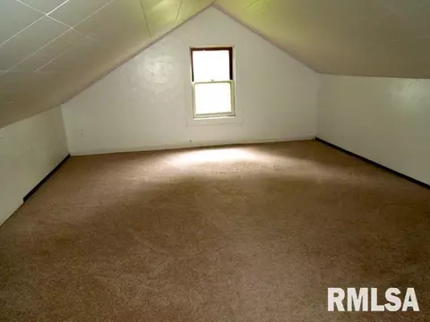 409 N 3rd St, Pekin, IL 61554 photo 12