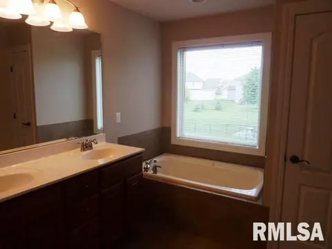 10702 N Trailside, Dunlap, IL 61525 photo 9