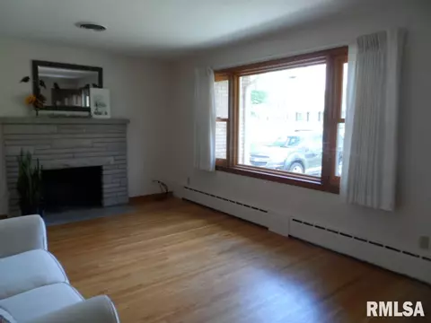 616 Spring St, Washington, IL 61571 photo 10