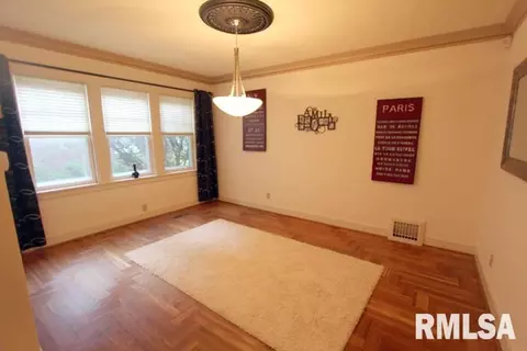 204 Embert Pl, Peoria, IL 61603 photo 12
