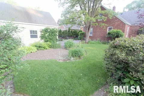 204 Embert Pl, Peoria, IL 61603 photo 30