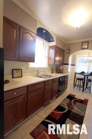 204 Embert Pl, Peoria, IL 61603 photo 7