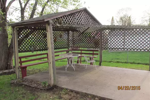 1132 Elm St, Canton, IL 61520 photo 3
