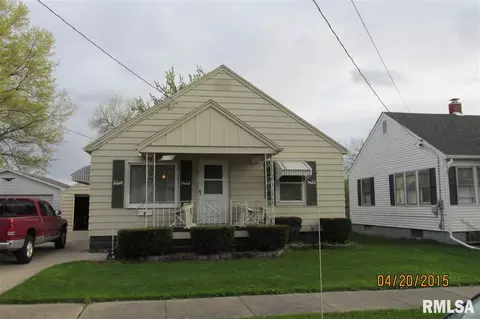 1132 Elm St, Canton, IL 61520 photo 1