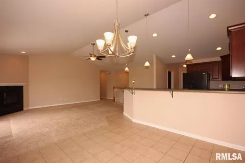 908 Crestview, Metamora, IL 61548 photo 9