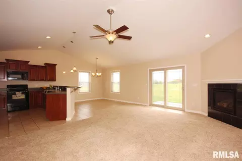 908 Crestview, Metamora, IL 61548 photo 4