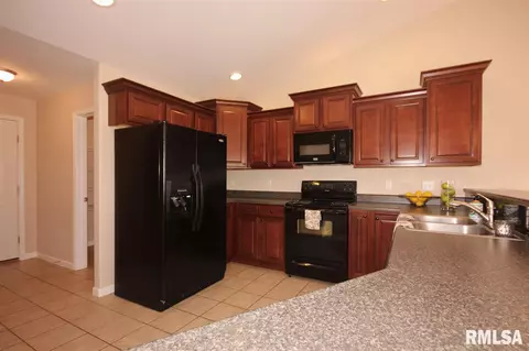 908 Crestview, Metamora, IL 61548 photo 5