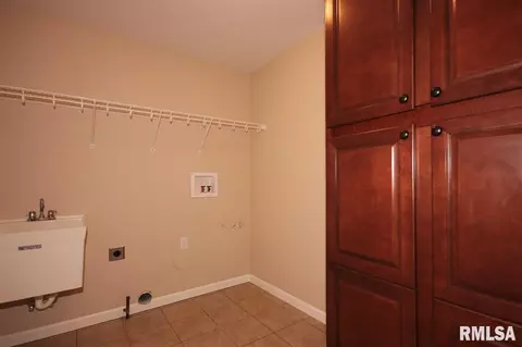 908 Crestview, Metamora, IL 61548 photo 11
