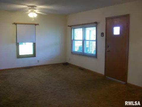 634 S 3rd, Canton, IL 61520 photo 4