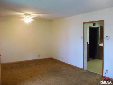 634 S 3rd, Canton, IL 61520 photo 2