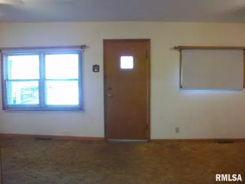 634 S 3rd, Canton, IL 61520 photo 5