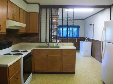 634 S 3rd, Canton, IL 61520 photo 24