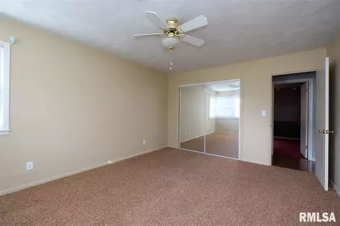 201 N 3rd St, Roanoke, IL 61561 photo 17