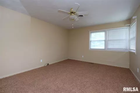 201 N 3rd St, Roanoke, IL 61561 photo 16