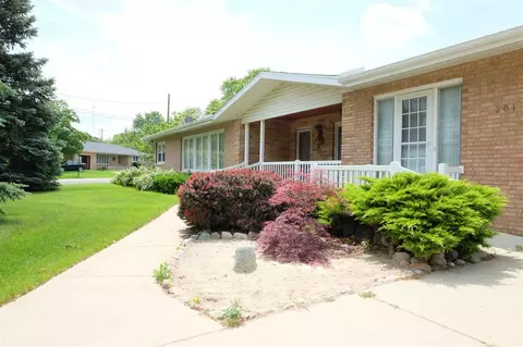 201 N 3rd St, Roanoke, IL 61561 photo 25