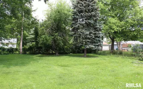 1718 Heisel Ave, Pekin, IL 61554 photo 25