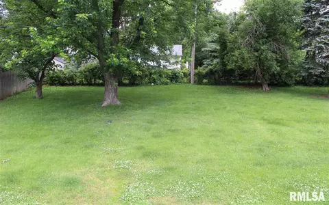 1718 Heisel Ave, Pekin, IL 61554 photo 26