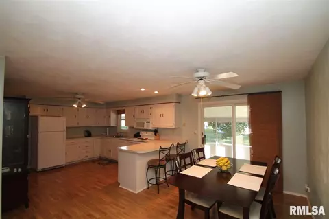1048 Emerson St, Morton, IL 61550 photo 6