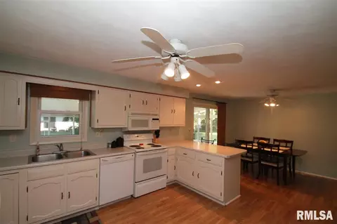 1048 Emerson St, Morton, IL 61550 photo 8