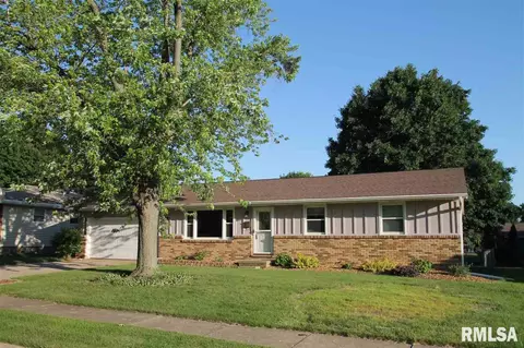 1048 Emerson St, Morton, IL 61550 photo 1