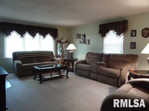 601 E Harrison St, Morton, IL 61550 photo 8