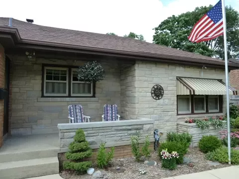 601 E Harrison St, Morton, IL 61550 photo 2