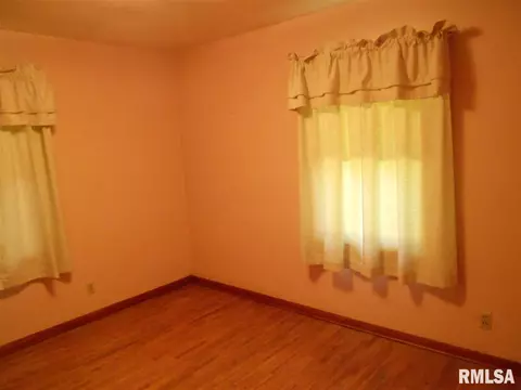 725 N Main St, Eureka, IL 61530 photo 19