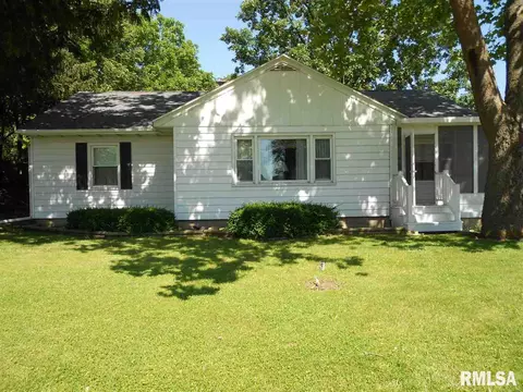 725 N Main St, Eureka, IL 61530 photo 2