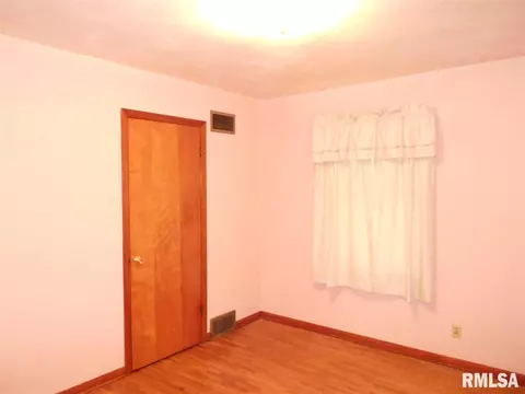 725 N Main St, Eureka, IL 61530 photo 22
