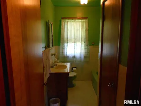 725 N Main St, Eureka, IL 61530 photo 25