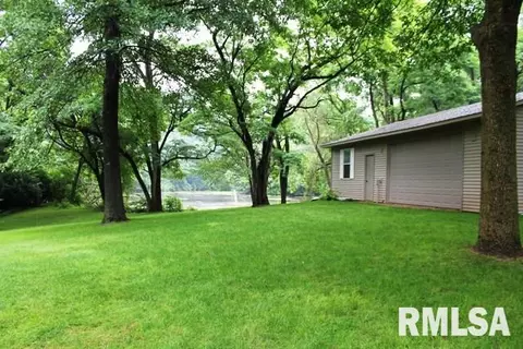 7 Maple Dr, Goodfield, IL 61742 photo 2