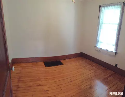 116 Albert St, Washington, IL 61571 photo 2