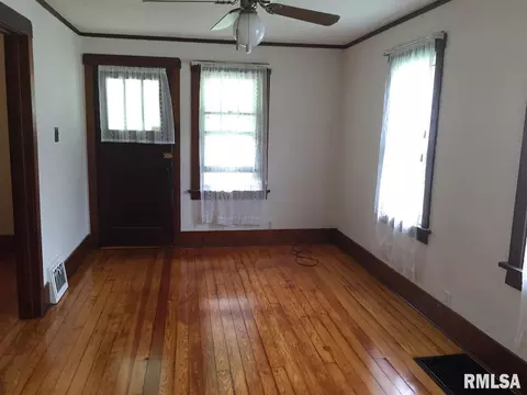 116 Albert St, Washington, IL 61571 photo 4