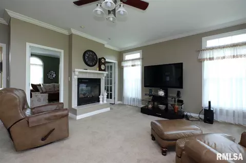 8023 W Thorngate Dr, Mapleton, IL 61547 photo 6