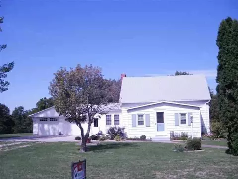 3516 E Parker Rd, Table Grove, IL 61482 photo 1