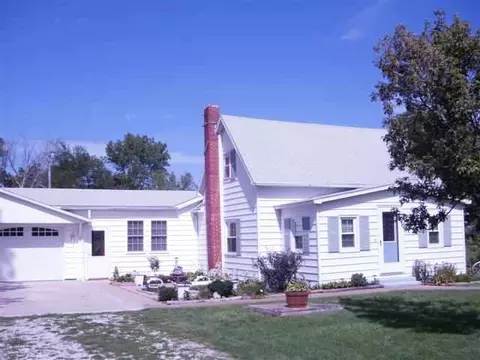 3516 E Parker Rd, Table Grove, IL 61482 photo 2