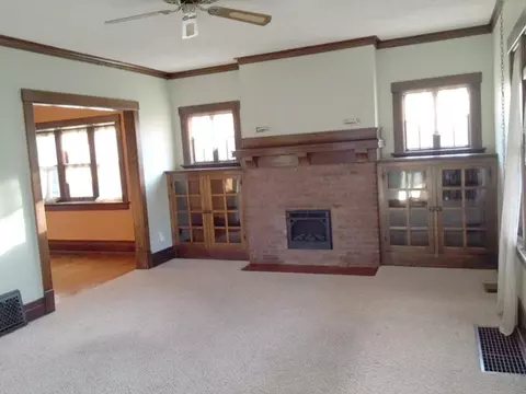 62 W Pne, Canton, IL 61520 photo 3