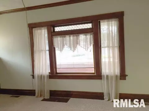 62 W Pne, Canton, IL 61520 photo 5