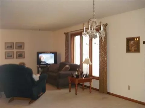 218 Pinecrest, Macomb, IL 61455 photo 4
