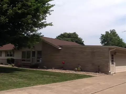 815 Jamie Ln, Macomb, IL 61455 photo 1