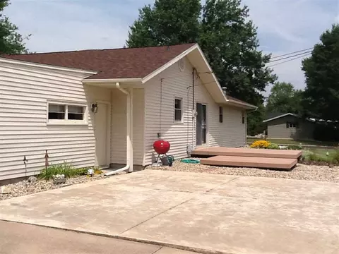 815 Jamie Ln, Macomb, IL 61455 photo 2