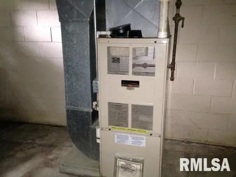 24602 E County Highway 27, Canton, IL 61520 photo 13