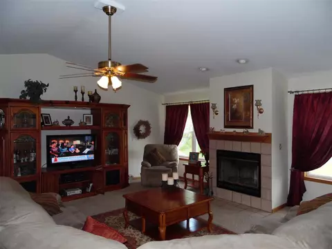 4405 S Newcastle Ct, Mapleton, IL 61547 photo 7