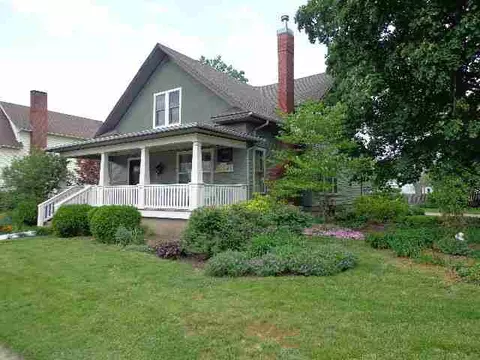 524 E Calhoun St, Macomb, IL 61455 photo 1