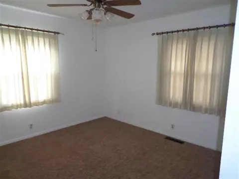 215 E Grant, Macomb, IL 61455 photo 9